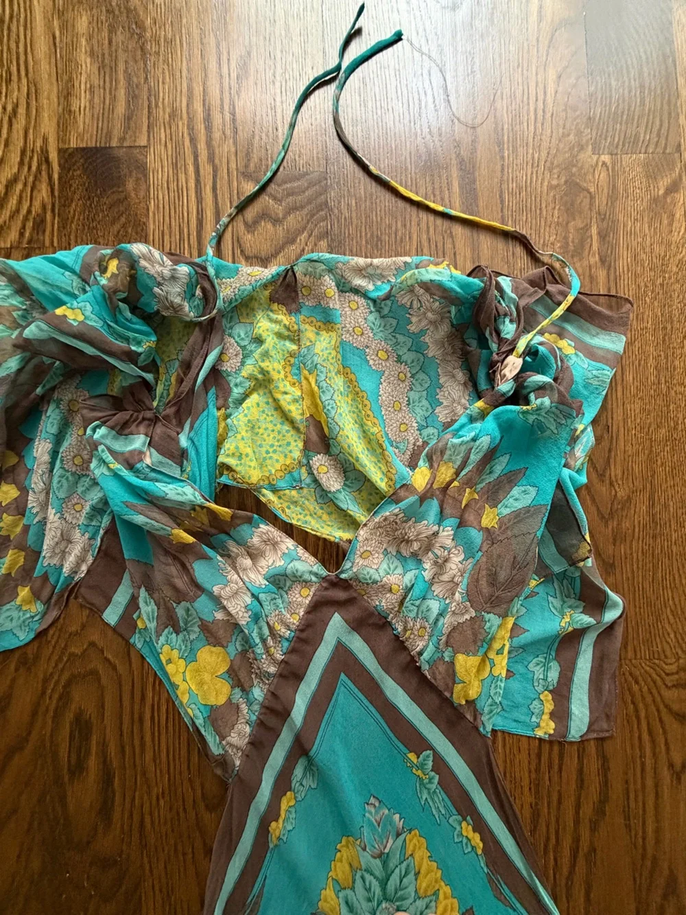 VINTAGE BCBGMAXAZRIA Y2K Boho Two-Piece Silk Scarf Dress & Matching Cape/Overlay